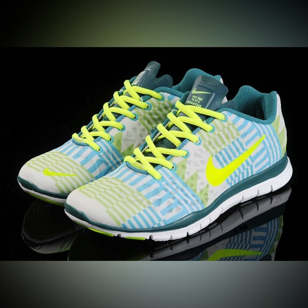 Geometric Nike Free Run